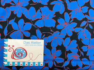 Stretchstoff Hosenstretch Blüten, blau/schwarz